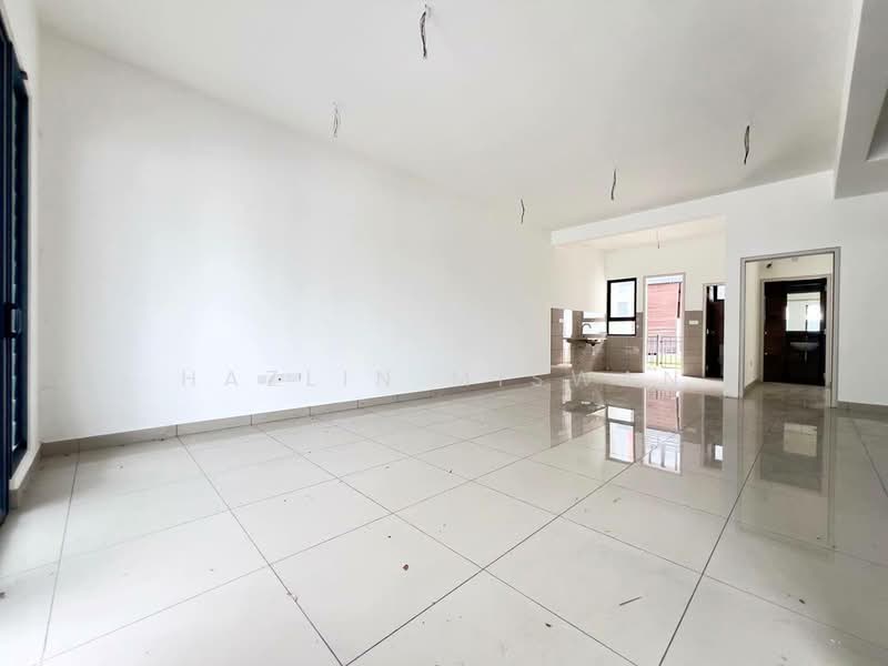 2-storey Terraced House for Sale in Elmina (Shah Alam) - Hazlin Miswan - Living Room - PropertyGuru.com.my