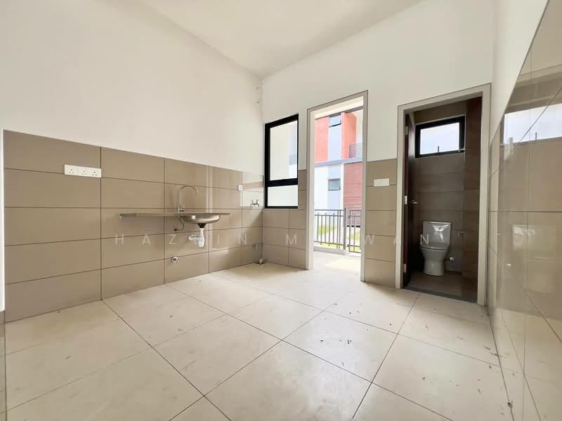 2-storey Terraced House for Sale in Elmina (Shah Alam) - Hazlin Miswan - Kitchen - PropertyGuru.com.my