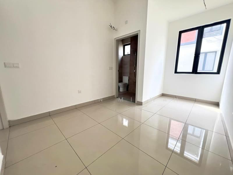 2-storey Terraced House for Sale in Elmina (Shah Alam) - Hazlin Miswan - Bathroom - PropertyGuru.com.my