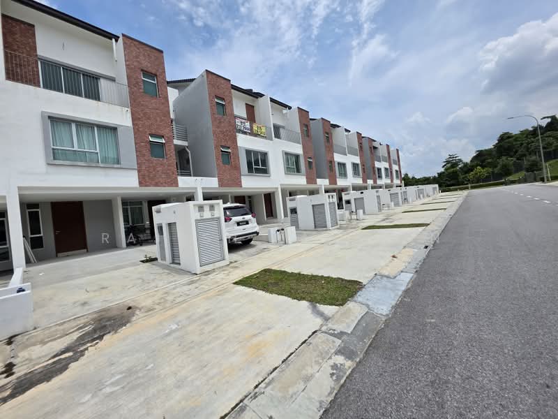 Rumah Bandar untuk Dijual di Bandar Gamuda Gardens (Rawang) - Rajesh Kanesan - Exterior - PropertyGuru.com.my