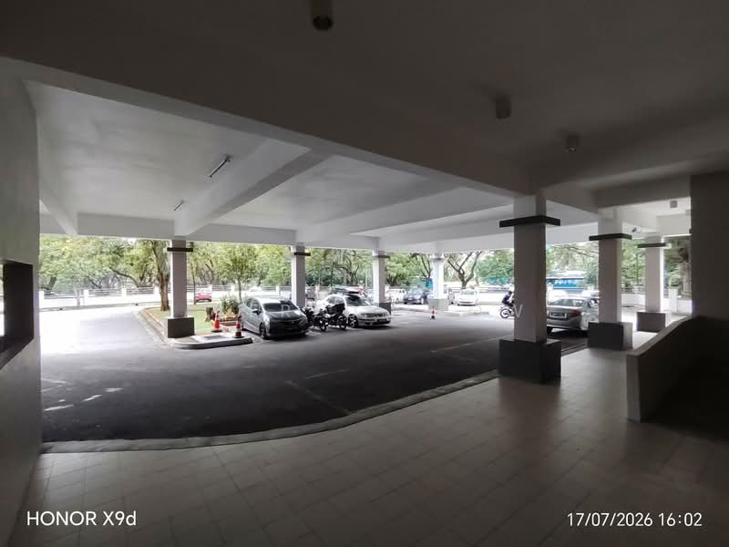 Condominium for Rent at Bayu Puteri - Alfred Leow - Car Park - PropertyGuru.com.my