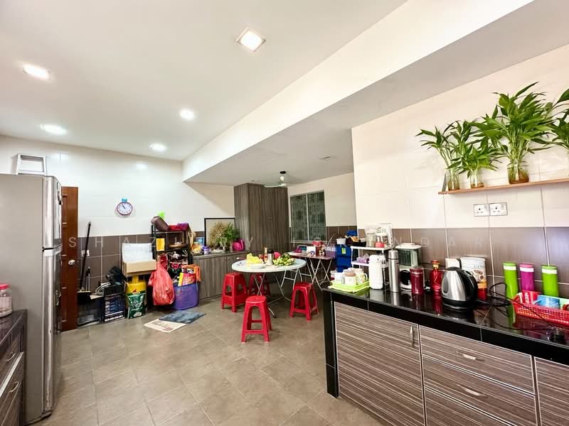 3-storey Terraced House for Sale in Taman Bukit Permata (Selayang) - Shaziery Iskandar - Kitchen - PropertyGuru.com.my