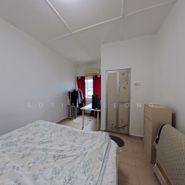 Apartment for Sale at Sri Tanjung - Adrian Leong - Bedroom - PropertyGuru.com.my