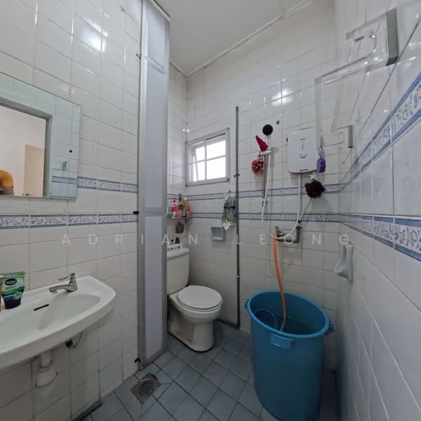 Apartment for Sale at Sri Tanjung - Adrian Leong - Bathroom - PropertyGuru.com.my
