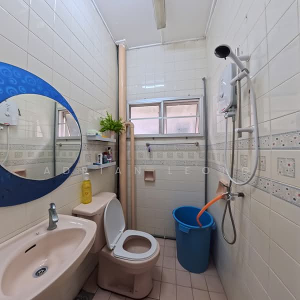 Apartment for Sale at Sri Tanjung - Adrian Leong - Bathroom - PropertyGuru.com.my
