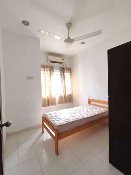 Rumah Teres 2 Tingkat untuk Dijual di TAMAN PUCHONG UTAMA (Puchong) - Tan Bee Choo - Bedroom - PropertyGuru.com.my