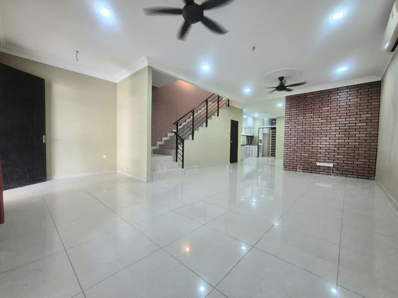 Rumah Teres 2 Tingkat untuk Dijual di Kajang (Selangor) - Nadzmie Nasir - Living Room - PropertyGuru.com.my