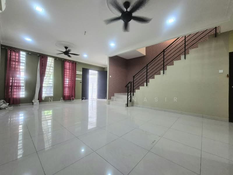 Rumah Teres 2 Tingkat untuk Dijual di Kajang (Selangor) - Nadzmie Nasir - Living Room - PropertyGuru.com.my