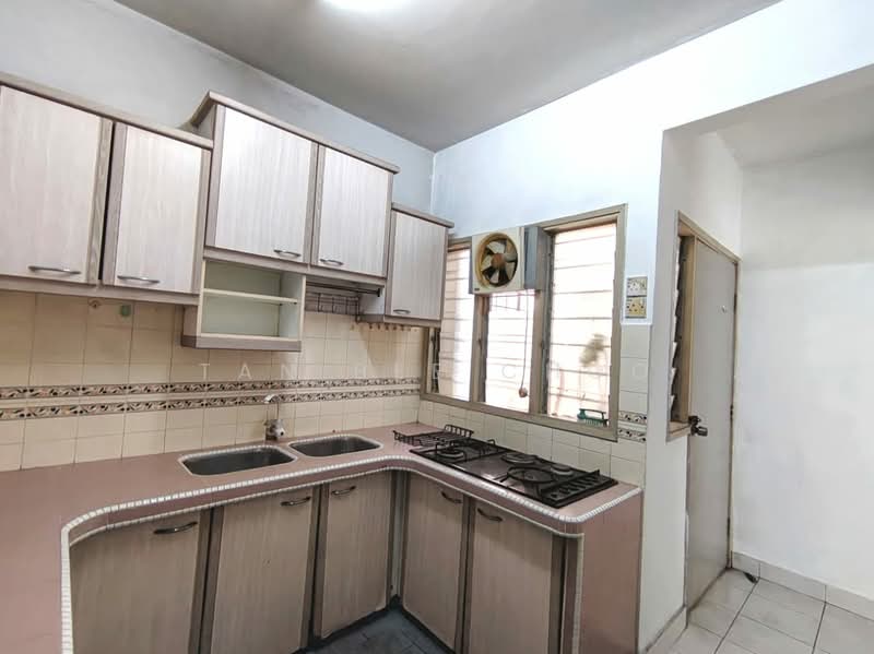 Apartment for Sale at Jasmine Court - Tan Bee Choo - Kitchen - PropertyGuru.com.my