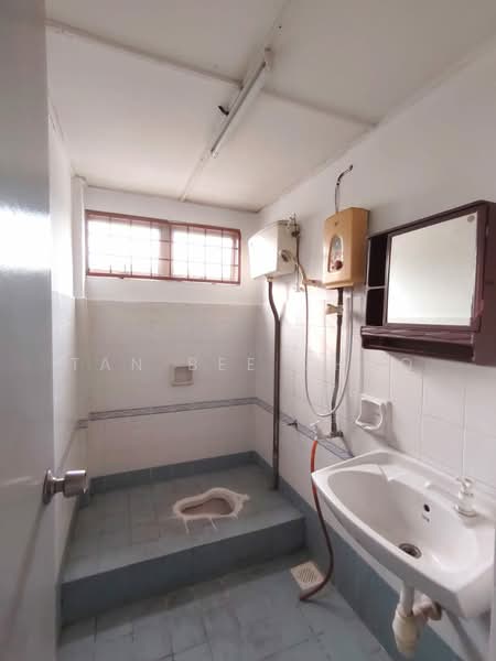Apartment for Sale at Jasmine Court - Tan Bee Choo - Bathroom - PropertyGuru.com.my