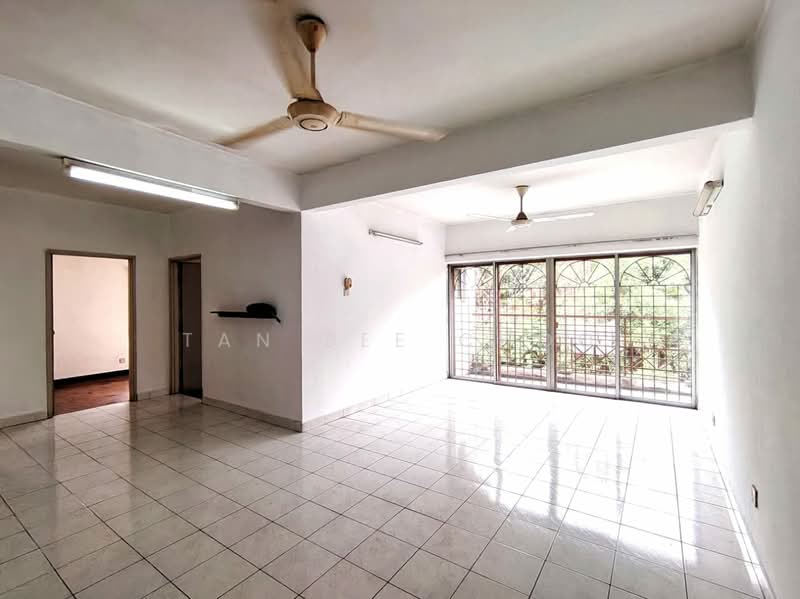 Apartment for Sale at Jasmine Court - Tan Bee Choo - Living Room - PropertyGuru.com.my