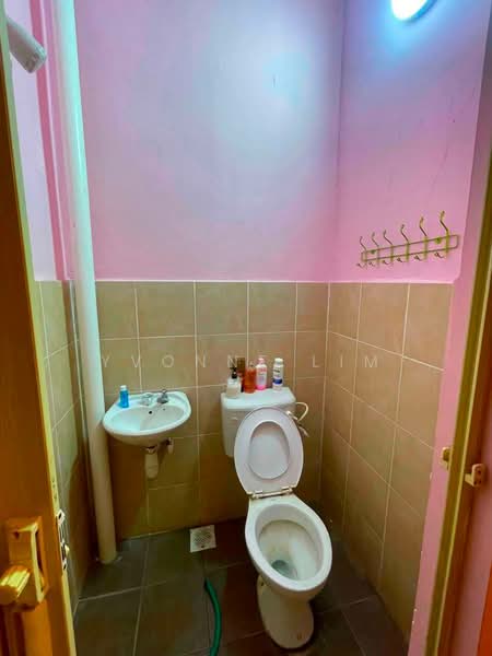 Rumah Teres 2 Tingkat untuk Dijual di Taman Scientex Pasir Gudang (Pasir Gudang) - Yvonne Lim - Bathroom - PropertyGuru.com.my