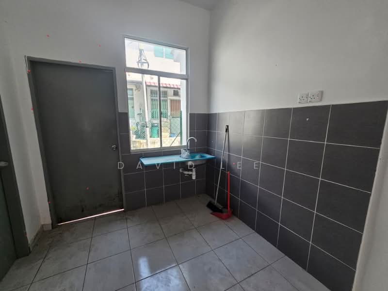 Rumah Teres 2 Tingkat untuk Disewa di Taman Kundang Jaya (Rawang) - David Lee - Kitchen - PropertyGuru.com.my