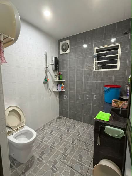 Rumah Teres 2 Tingkat untuk Dijual di Bukit Sentosa (Rawang) - David Lee - Bathroom - PropertyGuru.com.my