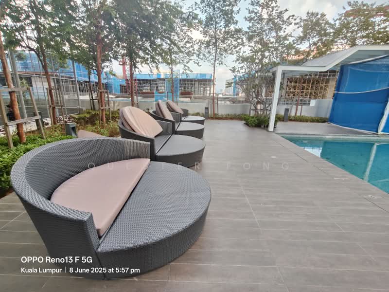 Kondominium untuk Disewa di Kuchai Sentral - Quester Fong - Pool - PropertyGuru.com.my