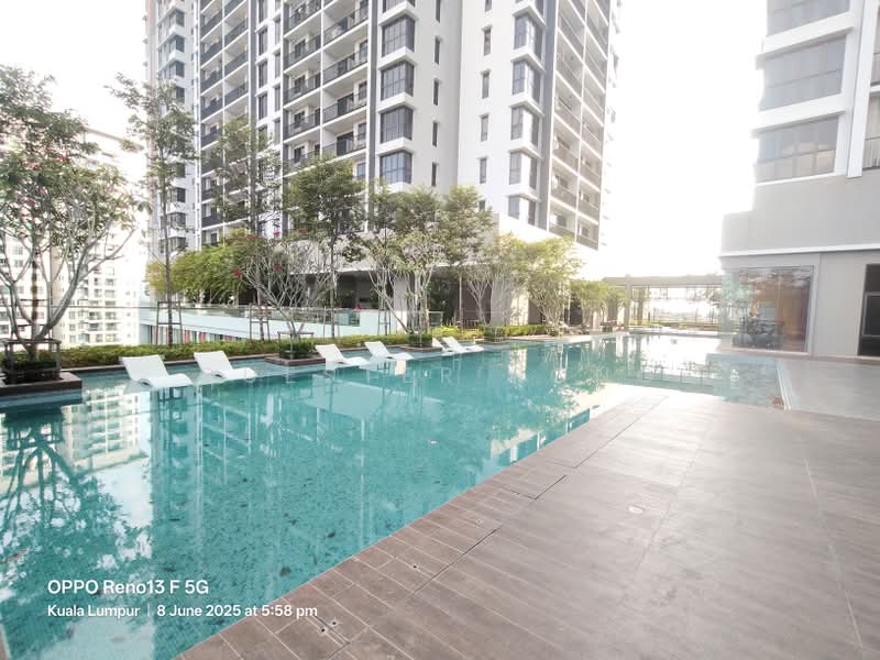 Kondominium untuk Disewa di Kuchai Sentral - Quester Fong - Pool - PropertyGuru.com.my