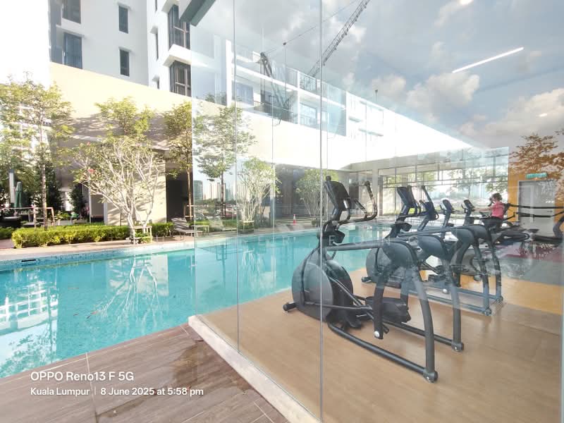 Kondominium untuk Disewa di Kuchai Sentral - Quester Fong - Pool - PropertyGuru.com.my
