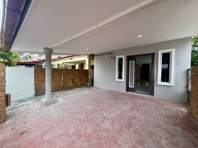 2-storey Terraced House for Sale in Bandar Tasik Puteri (Rawang) - Shiqin Saidin - Exterior - PropertyGuru.com.my