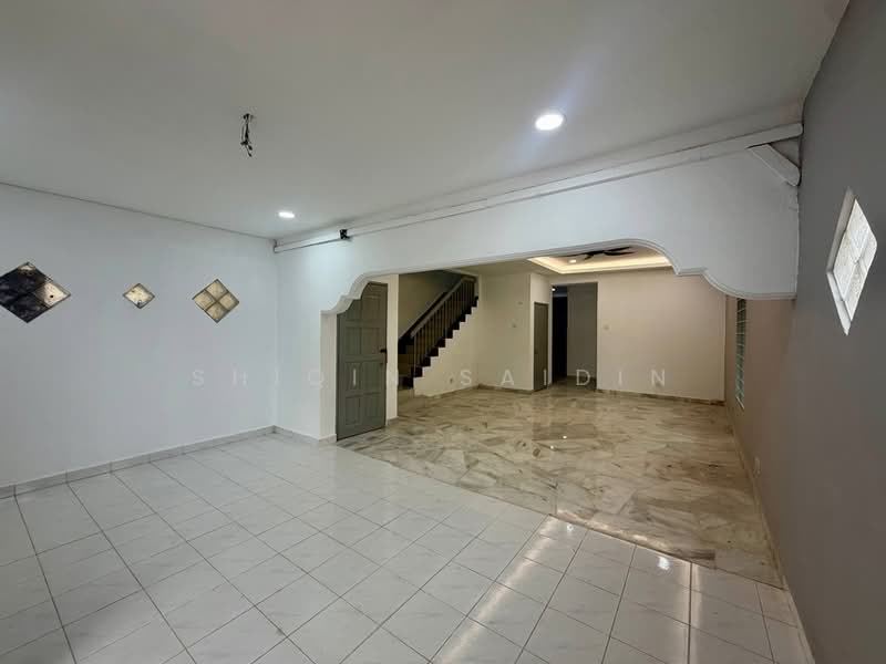 2-storey Terraced House for Sale in Bandar Tasik Puteri (Rawang) - Shiqin Saidin - Living Room - PropertyGuru.com.my