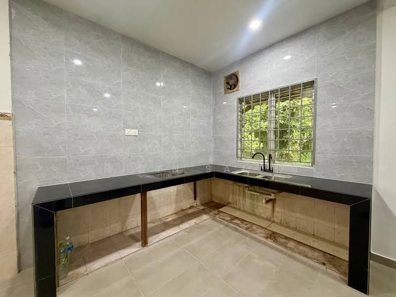 2-storey Terraced House for Sale in Bandar Tasik Puteri (Rawang) - Shiqin Saidin - Kitchen - PropertyGuru.com.my