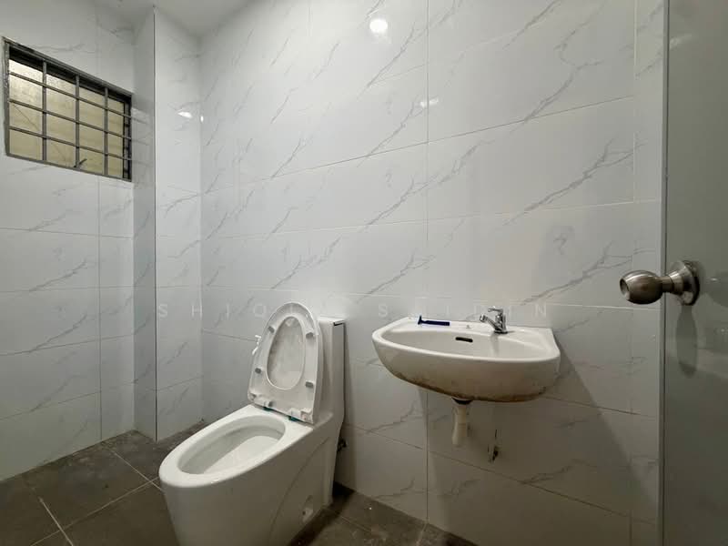 2-storey Terraced House for Sale in Bandar Tasik Puteri (Rawang) - Shiqin Saidin - Bathroom - PropertyGuru.com.my