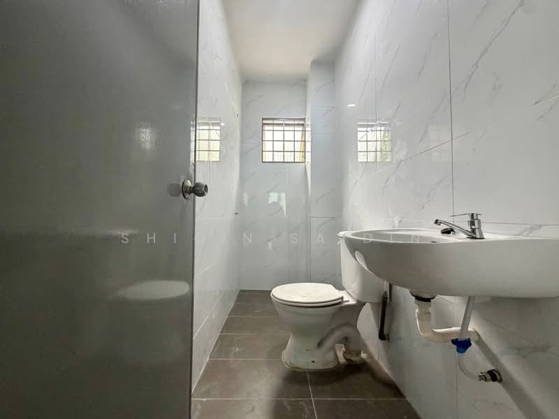 2-storey Terraced House for Sale in Bandar Tasik Puteri (Rawang) - Shiqin Saidin - Bathroom - PropertyGuru.com.my