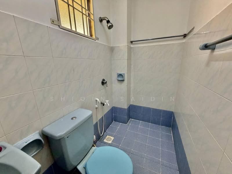 Rumah Teres 2 Tingkat untuk Dijual di Putra Permai (Subang Jaya) - Shiqin Saidin - Bathroom - PropertyGuru.com.my
