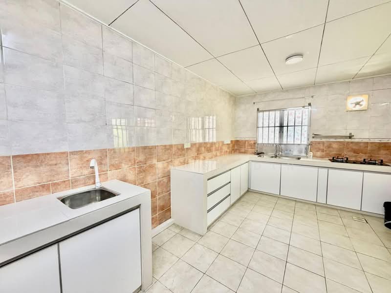 Rumah Teres 2 Tingkat untuk Dijual di Putra Permai (Subang Jaya) - Shiqin Saidin - Kitchen - PropertyGuru.com.my