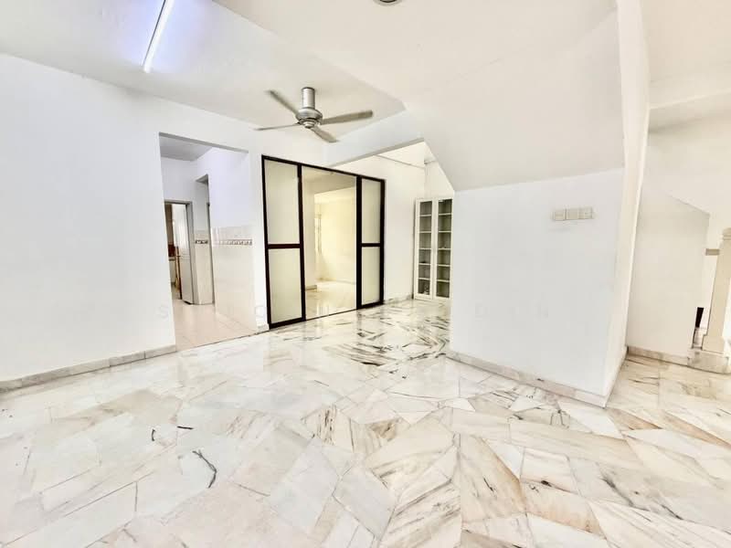 Rumah Teres 2 Tingkat untuk Dijual di Putra Permai (Subang Jaya) - Shiqin Saidin - Living Room - PropertyGuru.com.my