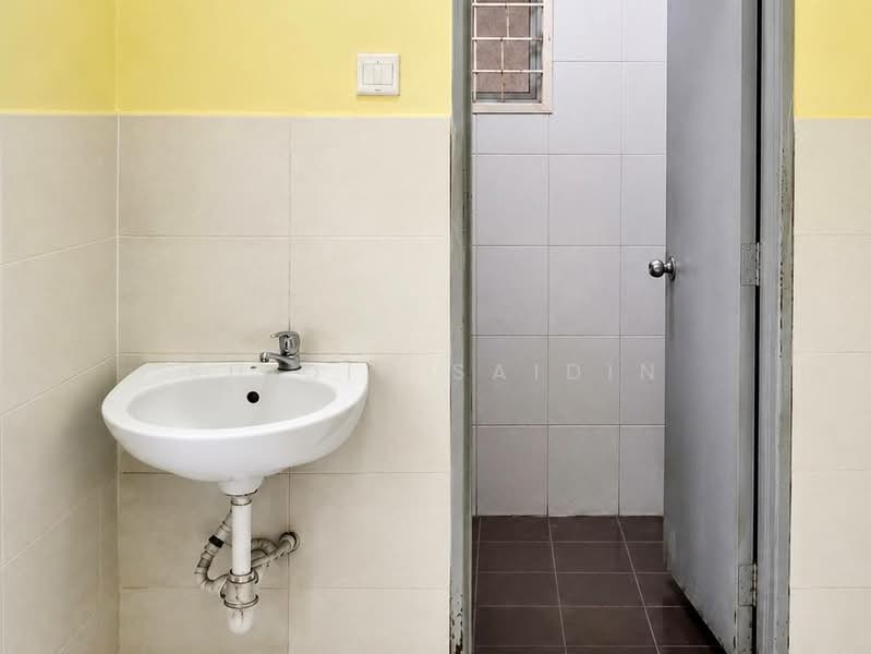 Rumah Teres 1 Tingkat untuk Dijual di Bandar Putera 2 (Klang) - Shiqin Saidin - Bathroom - PropertyGuru.com.my