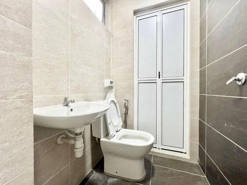 Semi-Detached House for Sale in Seksyen U15 (Shah Alam) - Shiqin Saidin - Bathroom - PropertyGuru.com.my