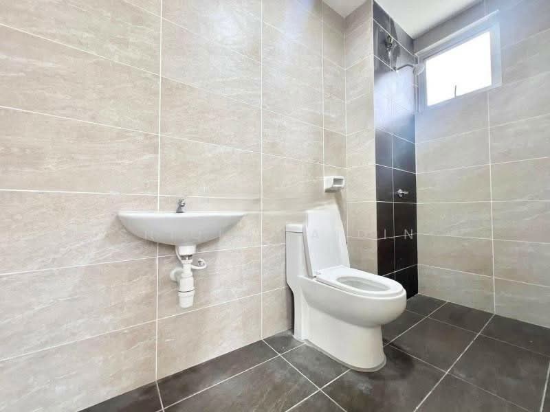 Semi-Detached House for Sale in Seksyen U15 (Shah Alam) - Shiqin Saidin - Bathroom - PropertyGuru.com.my