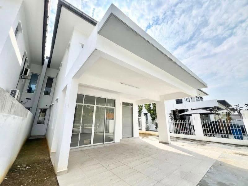 Semi-Detached House for Sale in Seksyen U15 (Shah Alam) - Shiqin Saidin - Exterior - PropertyGuru.com.my