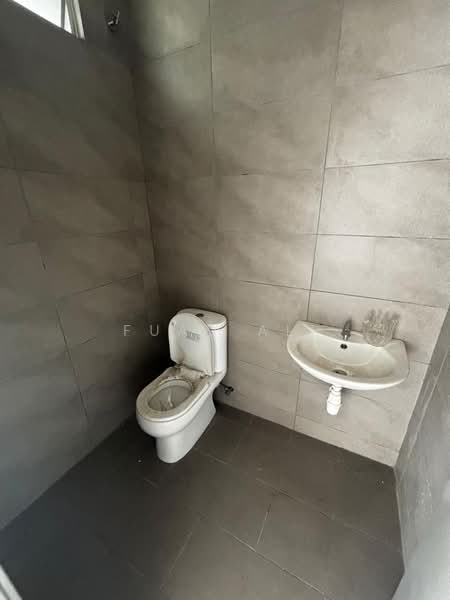 Shop / Office untuk Disewa di Sunsuria City (Dengkil) - Fuad Ali - Bathroom - PropertyGuru.com.my