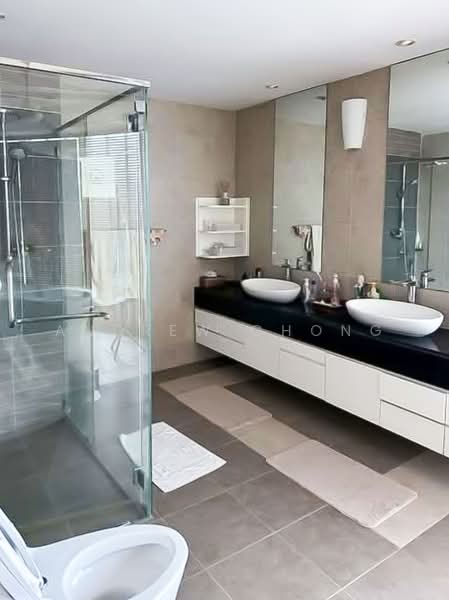 Condominium for Rent at Gurney Paragon - Andrew Chong - Bathroom - PropertyGuru.com.my