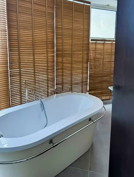 Condominium for Rent at Gurney Paragon - Andrew Chong - Bathroom - PropertyGuru.com.my