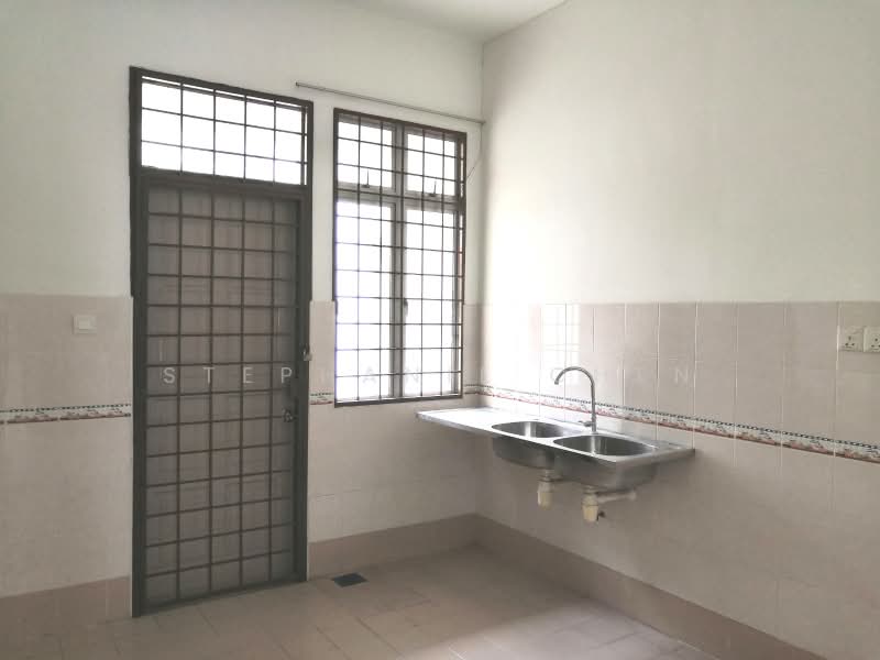 2-storey Terraced House for Rent in Ara Damansara (Selangor) - Stephanie Chen - Kitchen - PropertyGuru.com.my