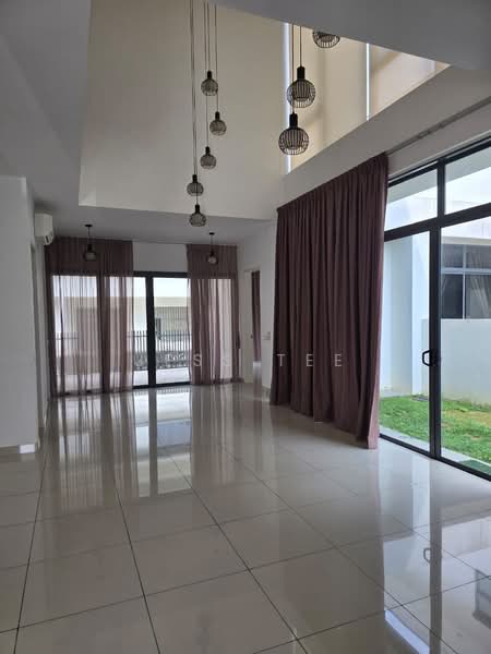 Rumah Berkembar untuk Disewa di Setia Alam (Selangor) - Jess Tee - Living Room - PropertyGuru.com.my