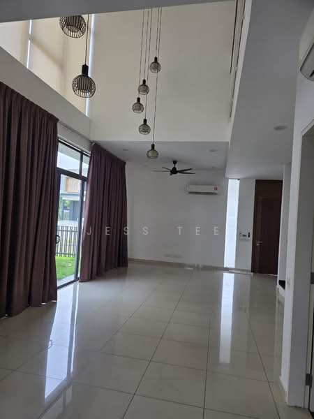 Rumah Berkembar untuk Disewa di Setia Alam (Selangor) - Jess Tee - Living Room - PropertyGuru.com.my