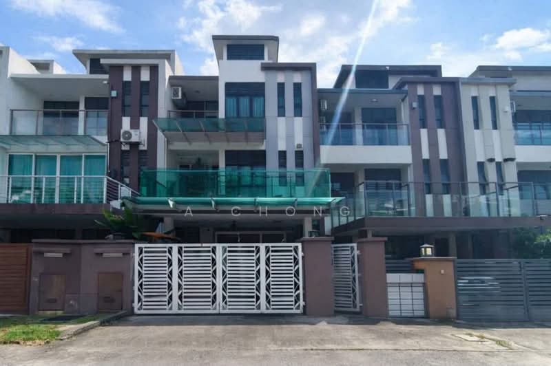 2.5-storey Terraced House for Sale in Petaling Jaya (Selangor) - A Chong - Exterior - PropertyGuru.com.my