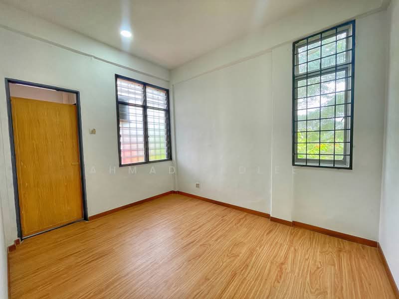 2-storey Terraced House for Sale in Bandar Mahkota Banting (Tanjong Duabelas) - Ahmad Fadlee - PropertyGuru.com.my