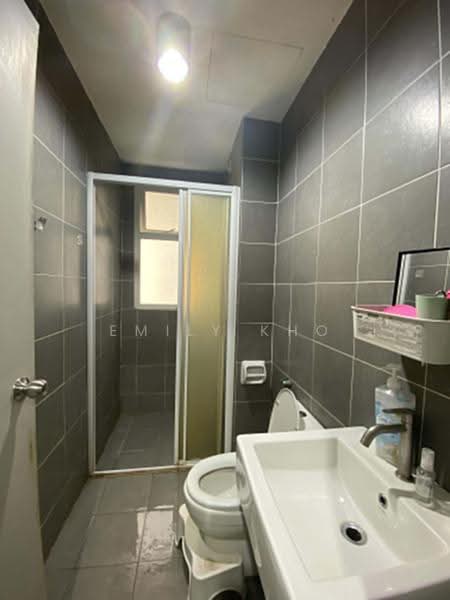 Kediaman Servis untuk Dijual di V-Residensi 2 - Emily Kho - Bathroom - PropertyGuru.com.my