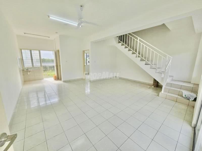 Rumah Teres untuk Disewa di Rawang (Selangor) - Erin Yusof - Living Room - PropertyGuru.com.my