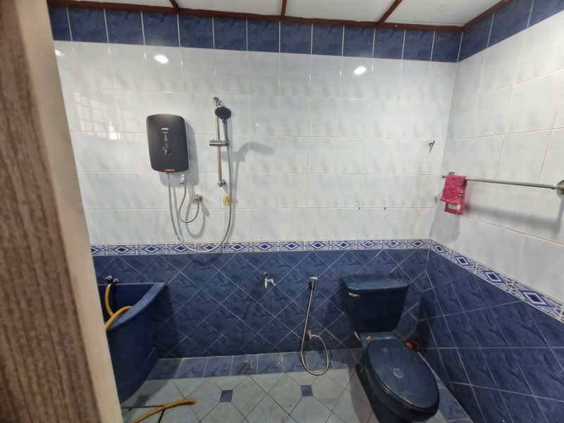 Rumah Teres 2 Tingkat untuk Disewa di Taman Medan Baru (Petaling Jaya) - Grace Wong - Bathroom - PropertyGuru.com.my