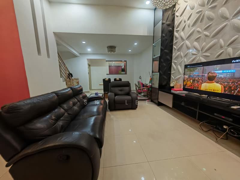 2-storey Terraced House for Sale in Taman Putra Prima (Puchong) - Sky Lee - Living Room - PropertyGuru.com.my