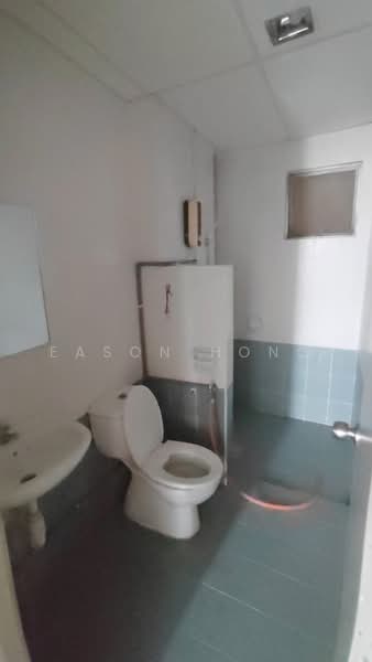 Kondominium untuk Disewa di Fortune Park (Suria Perdana) - Eason Hong - Bathroom - PropertyGuru.com.my