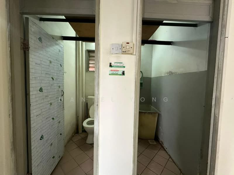 Flat for Sale at Rumah Pangsa Permas Jaya - Daniel Yong - Bathroom - PropertyGuru.com.my