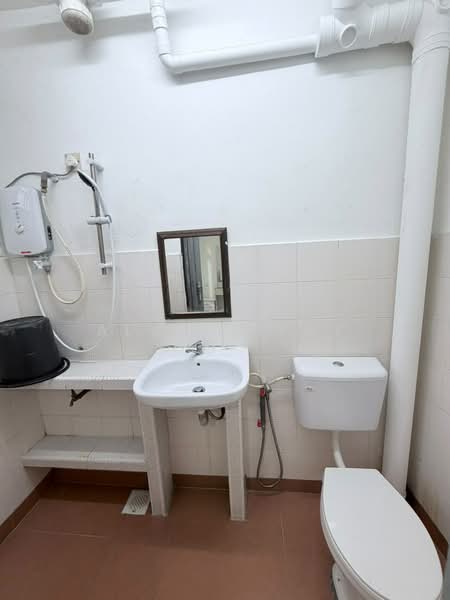 Pangsapuri untuk Disewa di Sri Bayu - Alviss Tay - Bathroom - PropertyGuru.com.my