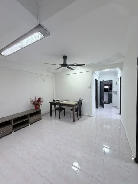 Pangsapuri untuk Disewa di Sri Bayu - Alviss Tay - Living Room - PropertyGuru.com.my