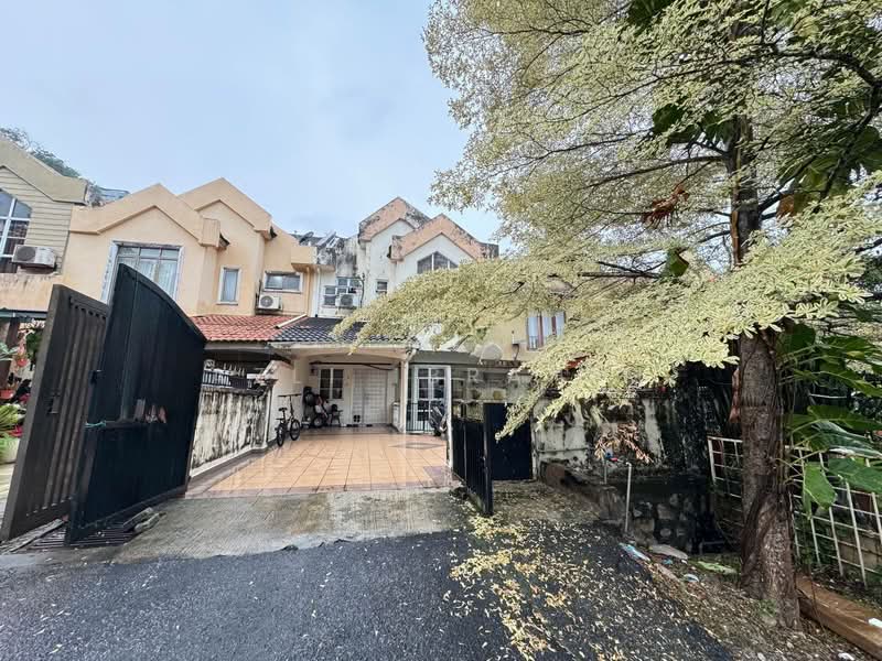 2.5-storey Terraced House for Sale in Bukit Antarabangsa (Ulu Kelang) - Azli Ibrahim - Exterior - PropertyGuru.com.my